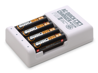 単3形ニッケル水素電池ネオチャンプ(4本)と急速充電器PRO II: ミニ四駆