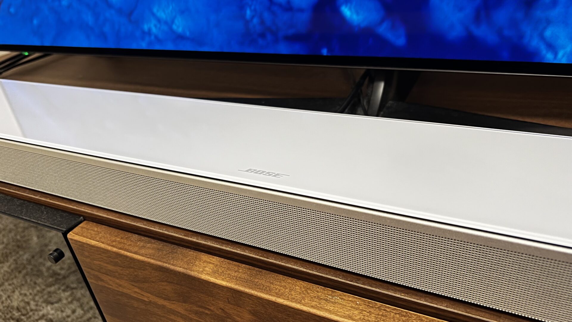 BOSE Soundbar 700 レビュー さすが重低音のBOSE