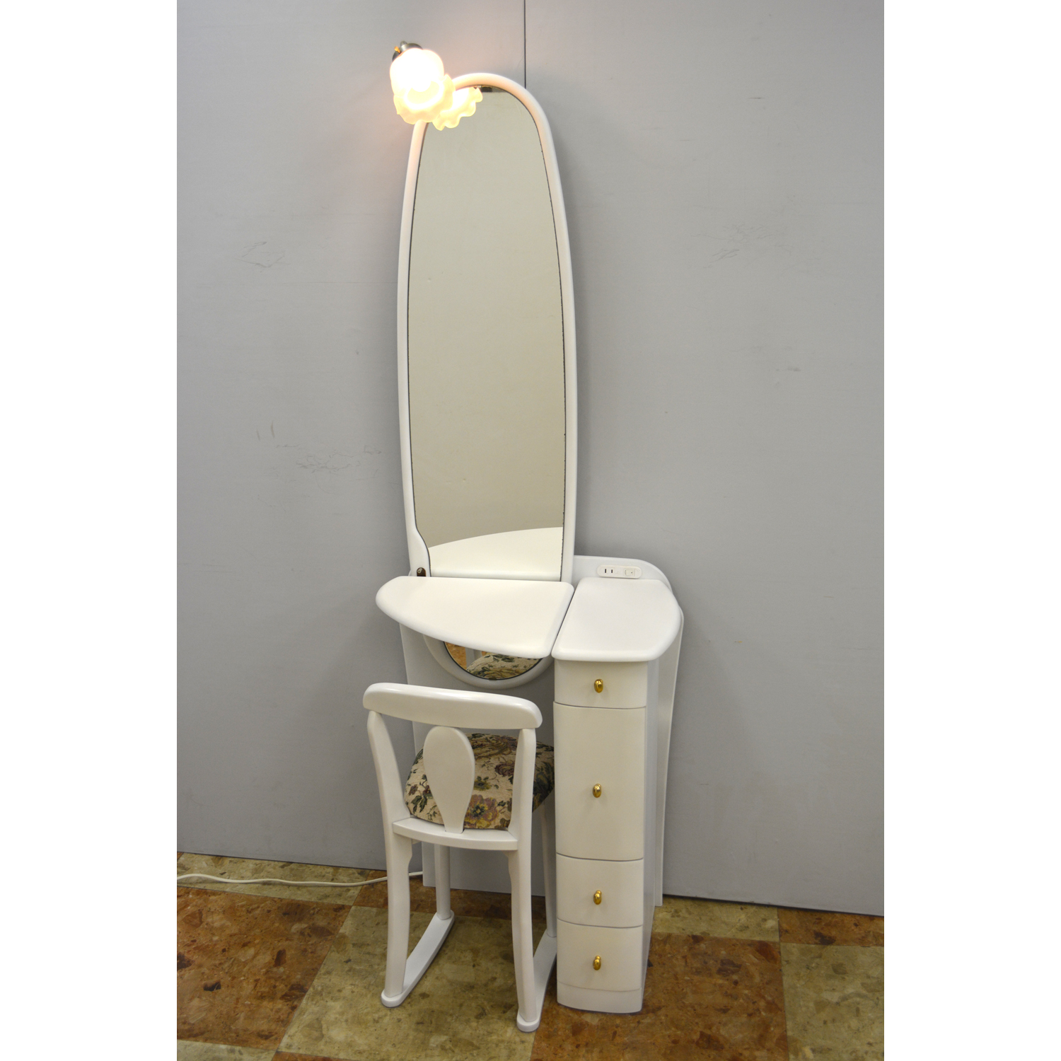 ホワイトドレッサー・鏡台(引き取りの場合は1万円) ホワイトドレッサー