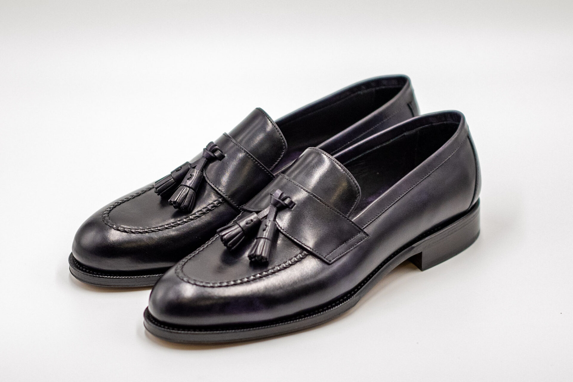 TLB Mallorca Half-Saddle Tassel Loafers Negro