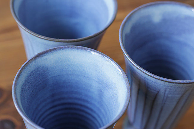 直作窯】足付フリーカップ/しのぎ/黒足 | 【丹波のイロドリ】丹波焼