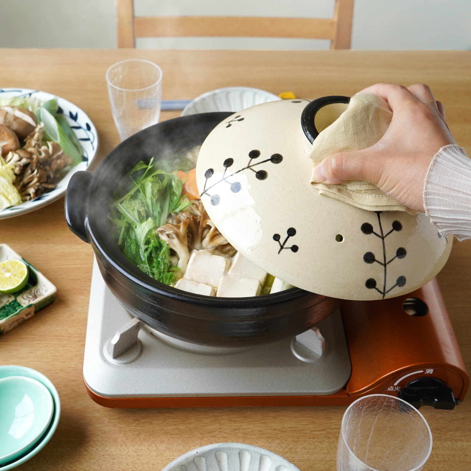 土鍋の商品一覧 おしゃれな土鍋からモダンな鍋などを取り揃え 和食器