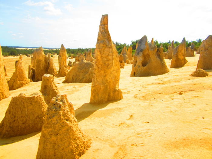 世界で一番大きな岩はエアーズロックではなく、西オーストラリア州の