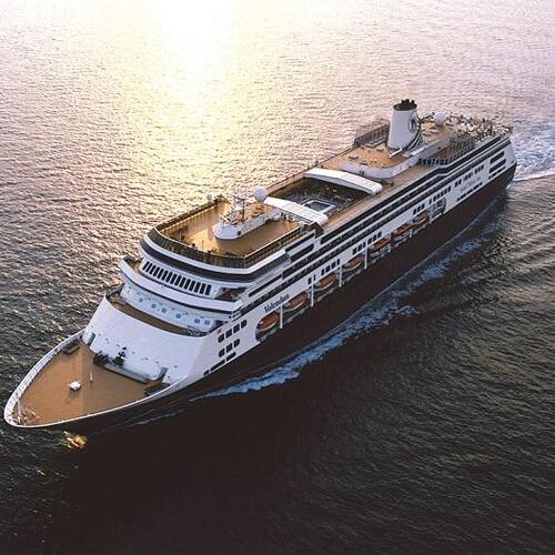 日本生まれの大型客船「サファイア・プリンセス」 | たびこふれ