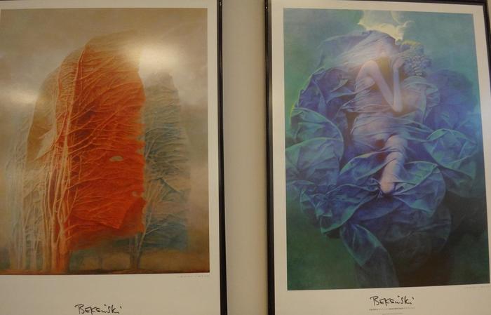 ポーランドの「怖い絵」画家ベクシンスキーのギャラリーへ。全て真っ黒