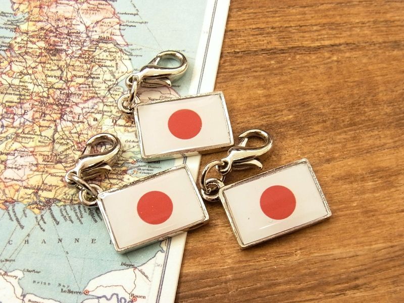 ネコポスOK】 世界の国旗 チャーム [日本] 1個 - 旅屋