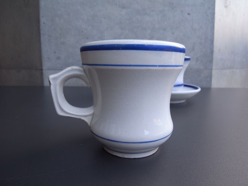 モントローのブルーライン ブリュロカップ アンティーク - テーブルB