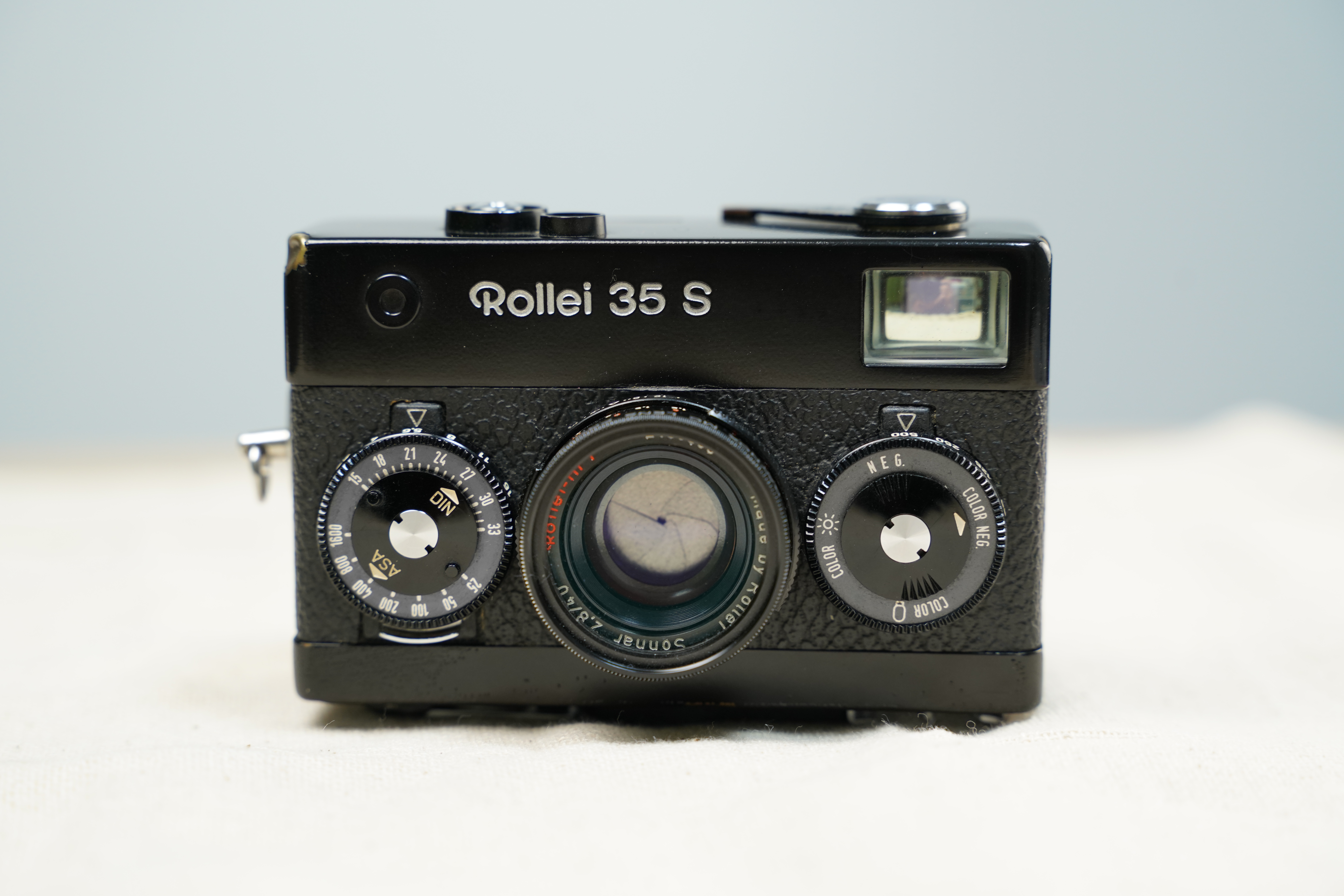 手のひらサイズのフィルムカメラRollei 35S（ローライ35S）をレビュー