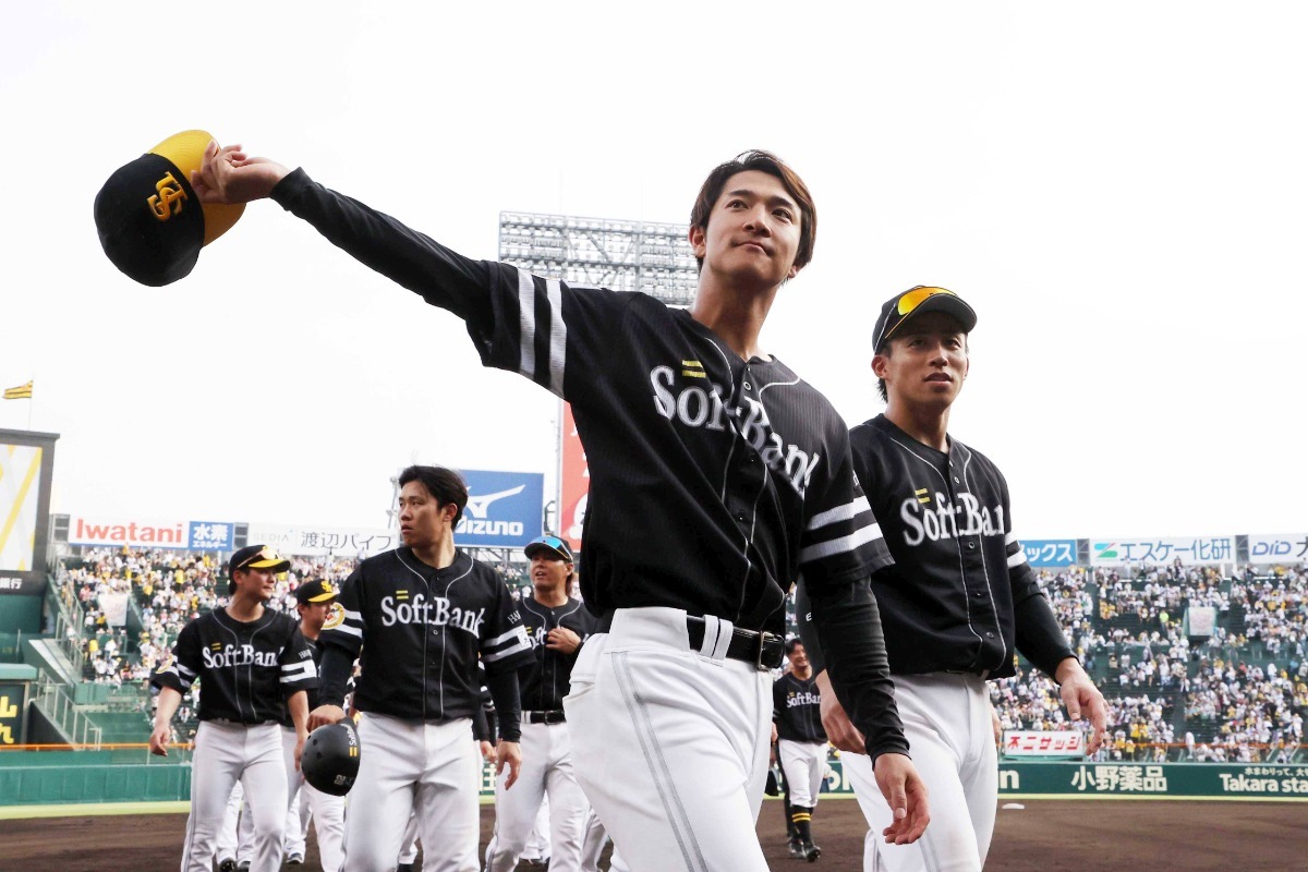 柳町達「50の写真」 ヒットを打つ姿があまりにも華麗…野村勇に見せた