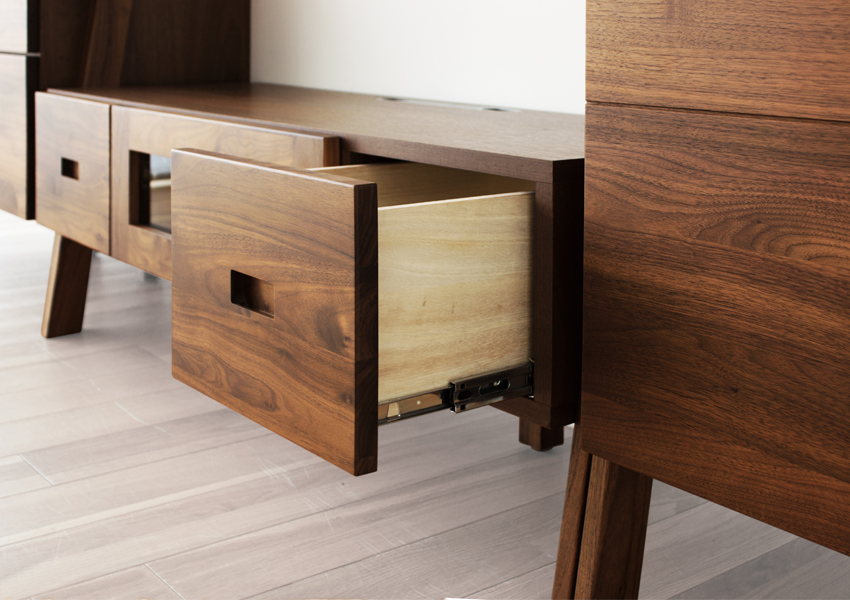 レイリア154TVボード WALNUT(W154×D41×H178.5cm)税込￥188,000 | 高野