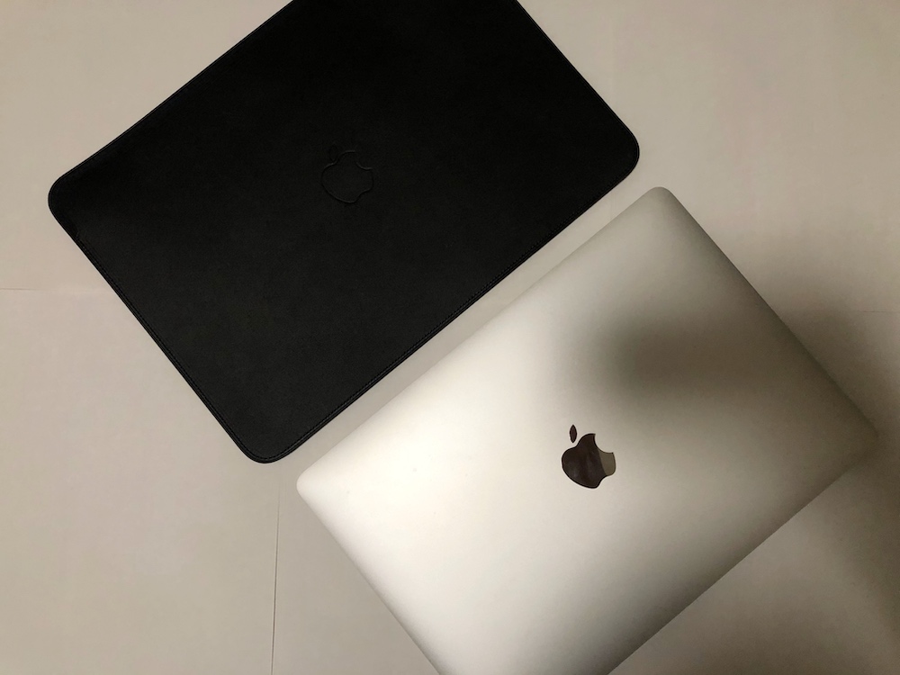 純正】13 インチ MacBook Air / Pro 用レザースリーブ レビュー