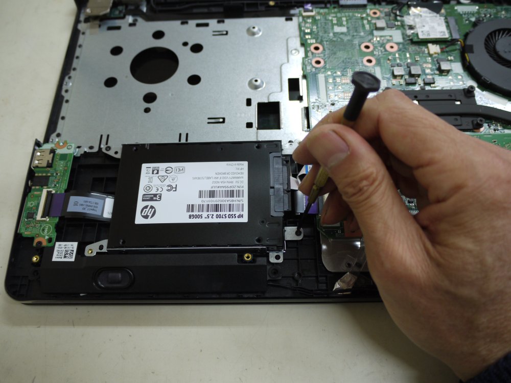 ノートPC（DELL Inspiron15-3567）のHDDをSSDに換装しました（備忘録