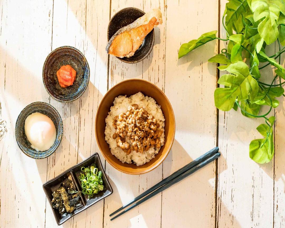 本気の納豆かけご飯食堂〜豆の力〜博多店 Zosui Mania Chicken Kingの