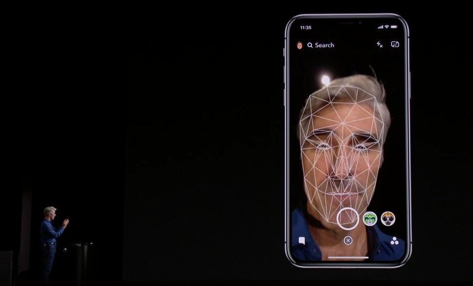 iPhoneXのFace ID、3Dプリンターで作成したマスクにロック解除される！