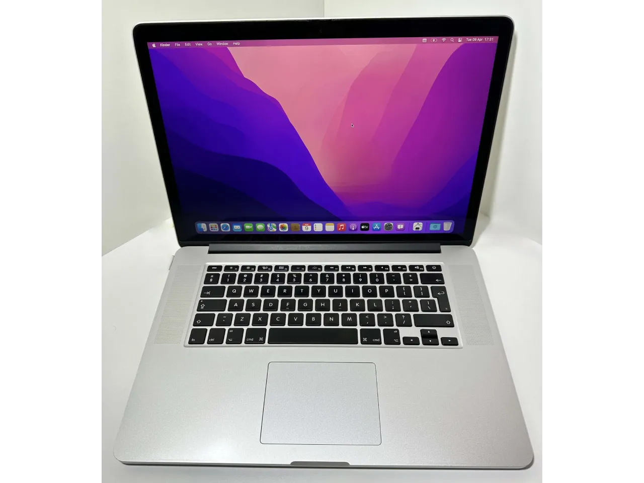Refurbed MacBook Pro Retina 2015 i7 Laptop | TechRestored