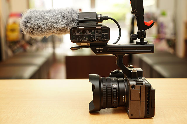 FX30』や『FX3』に使える業務用XLRマイク『ECM-XM1』レポート - ソニー