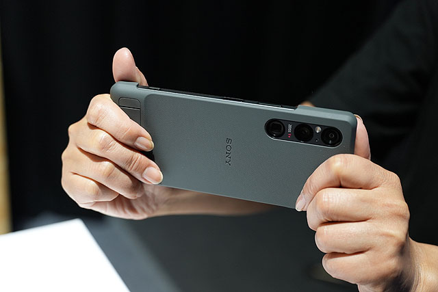 納期情報】『Xperia 1 V』SIMフリーモデル限定カラー『カーキグリーン