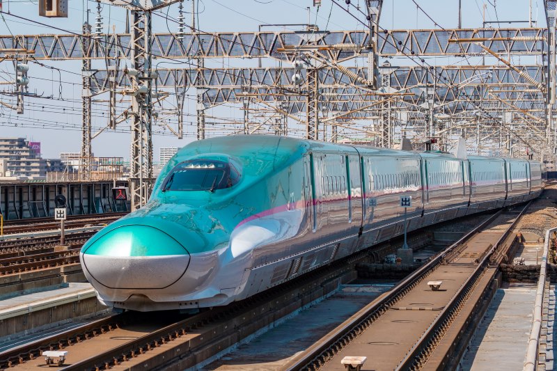 E5系でめぐる「北海道新幹線開業10周年・東北新幹線全線開業15周年記念