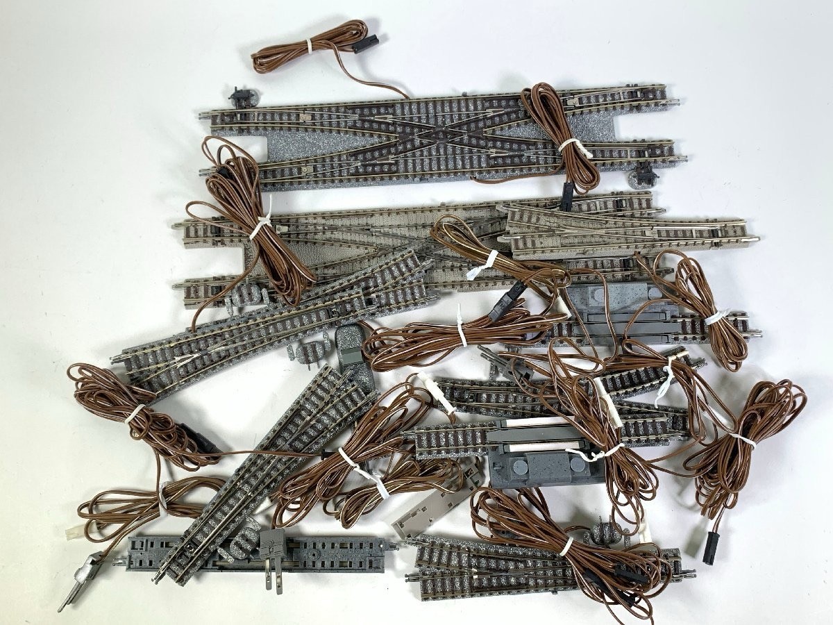 トミックス（TOMIX）のポイントレールで車両が止まる原因と対策｜買取