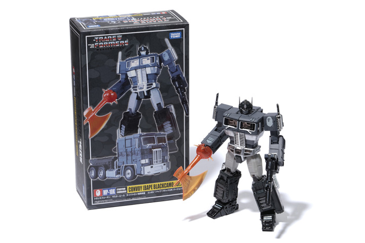 トランスフォーマー x A BATHING APE®」のコラボレーションアイテム