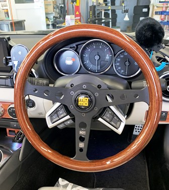 ロードスターにMOMOステ＆シフトノブ取り付け！ | 株式会社ヨコハマ