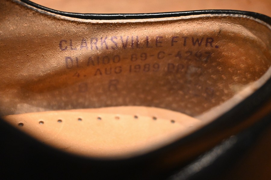 89 (USED/VTG) U.S NAVY サービスシューズ (9-R) CLARKSVILLE FTWR.社