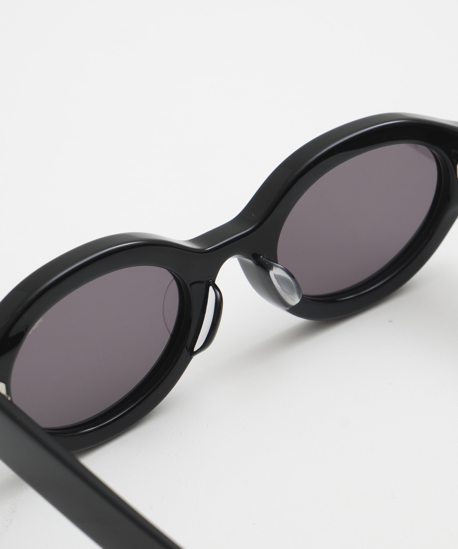 BLANC OVAL TELEVISION-CUT SUNGLASSES(FREE BLACK): FETICO: WOMENS