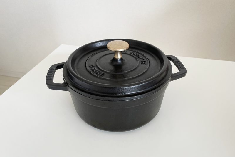 口コミ】ストウブ鍋(18cm)の使い勝手と作った料理を写真付きでレビュー