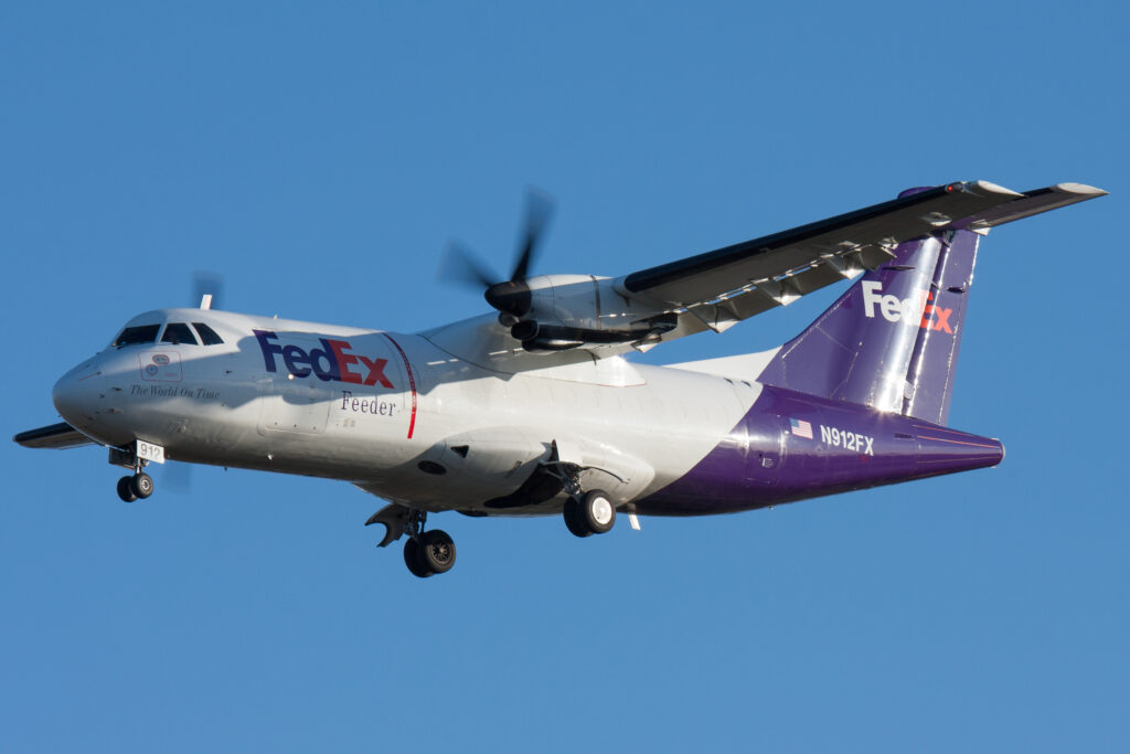 Sikorsky and FedEx quietly begin single-pilot tests for cargo