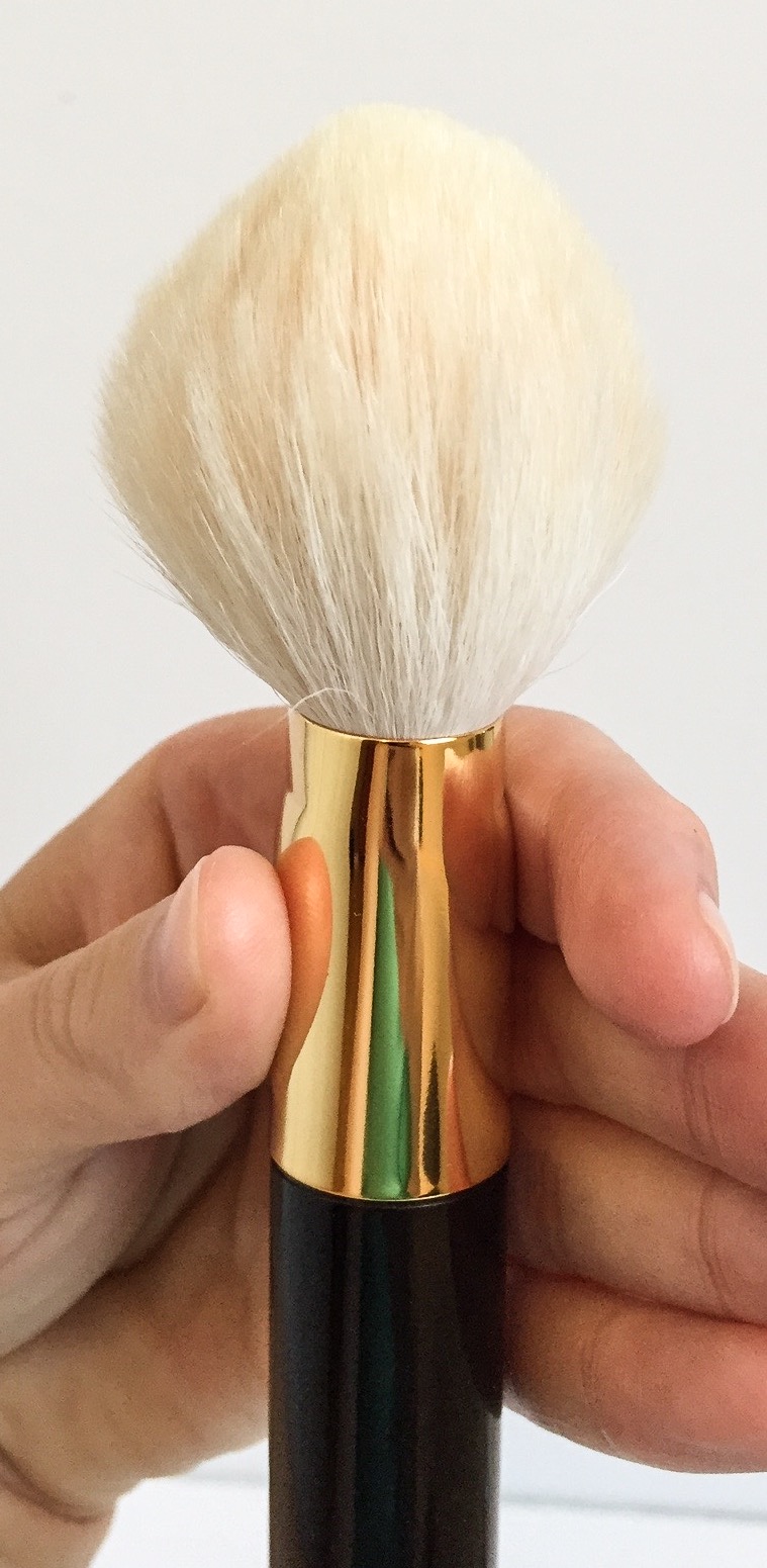 Tom Ford Bronzer Brush: Review – the beauty endeavor
