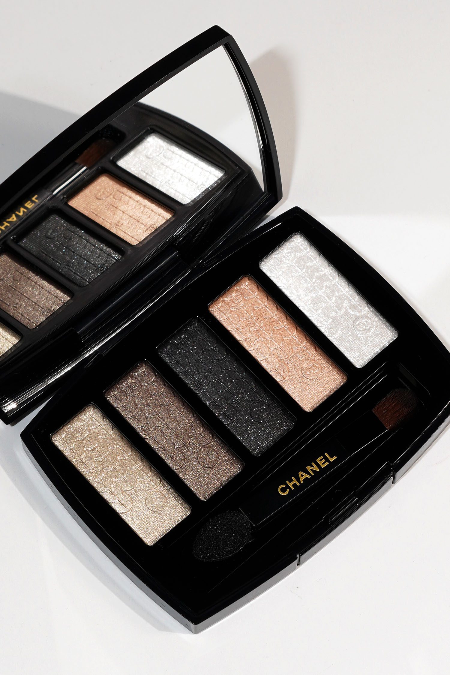 Chanel Holiday 2023 Collection - The Beauty Look Book