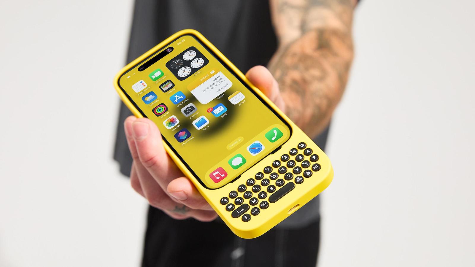 This iPhone keyboard gives you more screen space