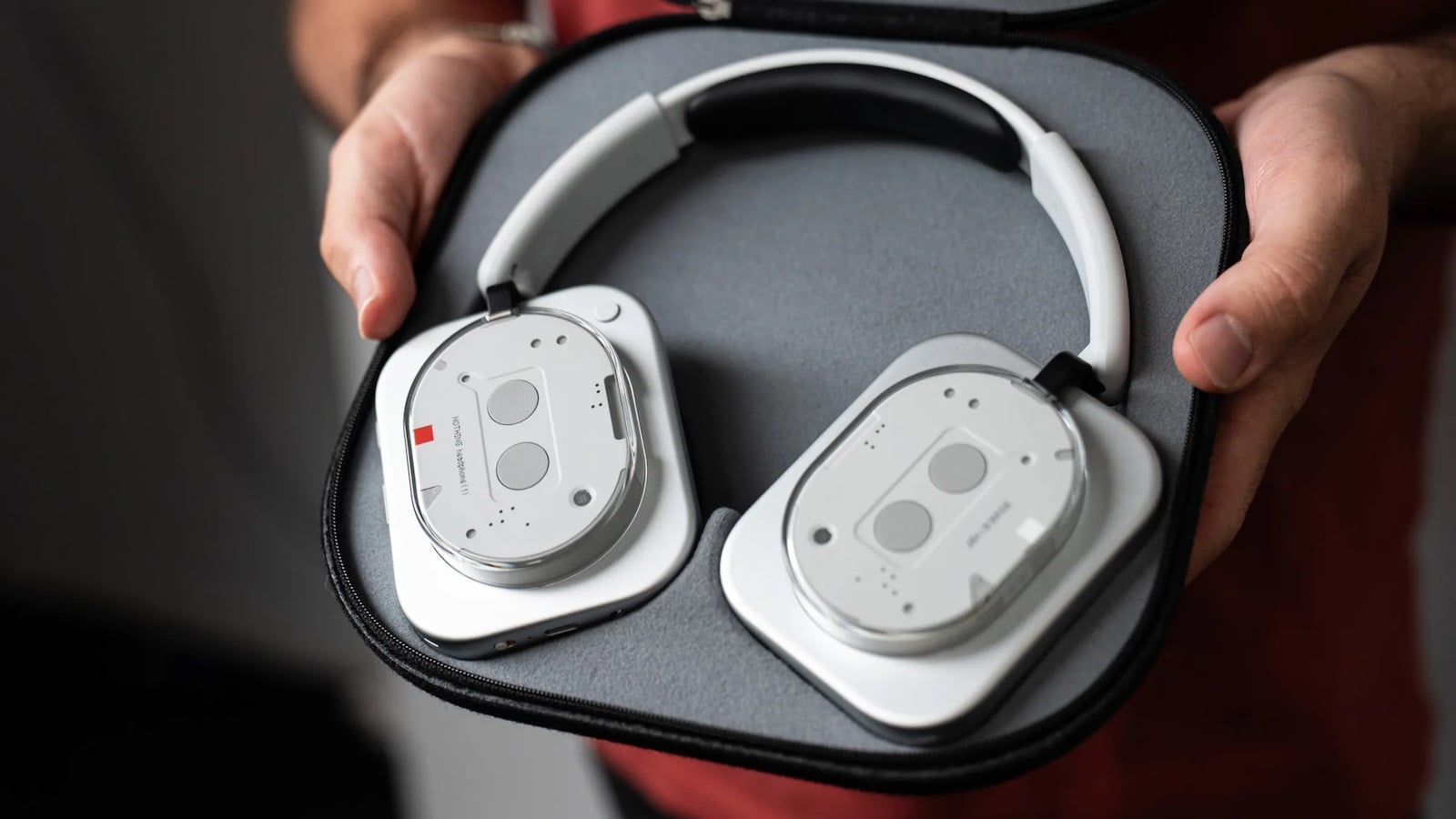 Nothing Headphone (1) boast a futuristic design!