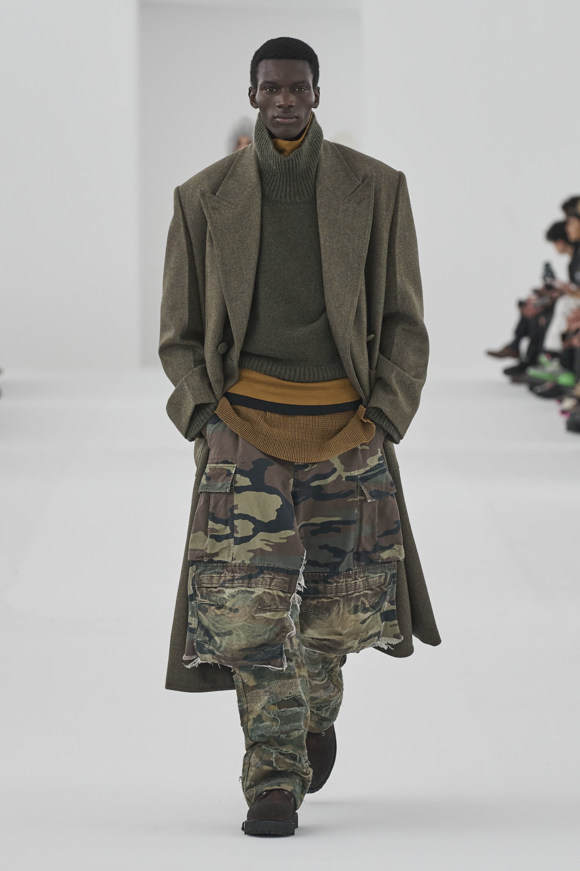 Givenchy Fall 2023 Men's Fashion Show Review | The Impression
