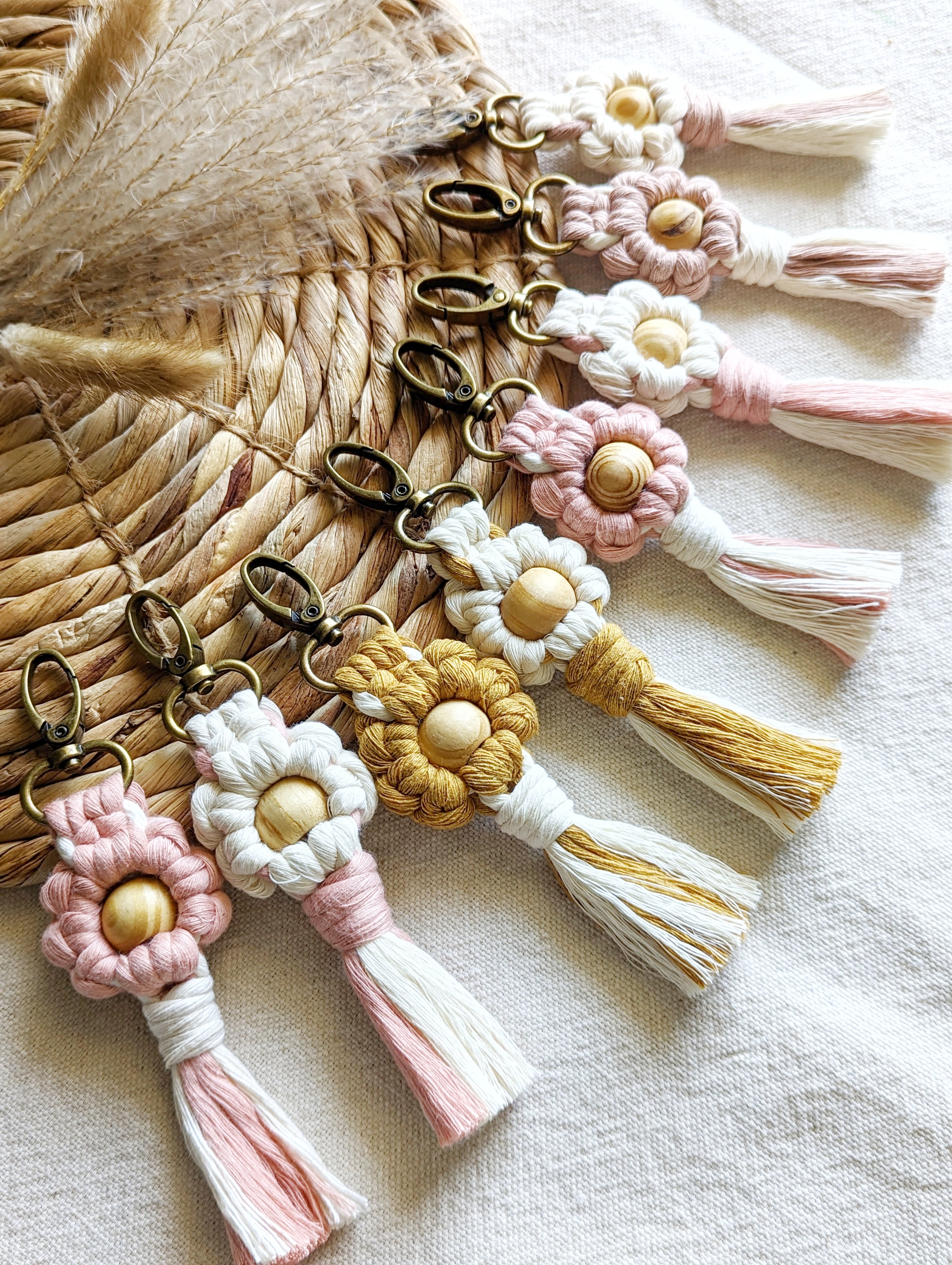Macrame Daisy Keychain – The Jonesy Co.