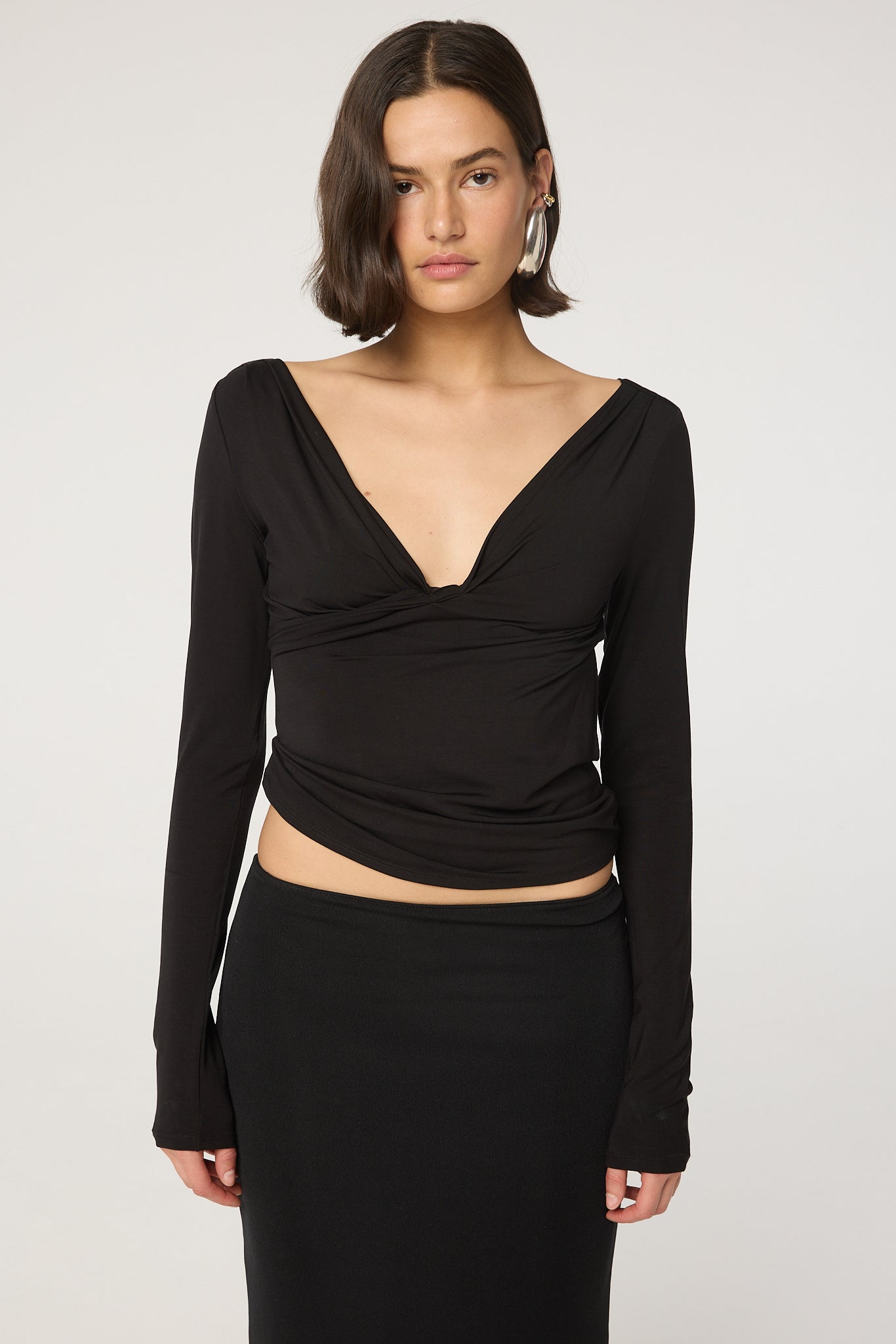 umi-longsleeve-top-black-the-
