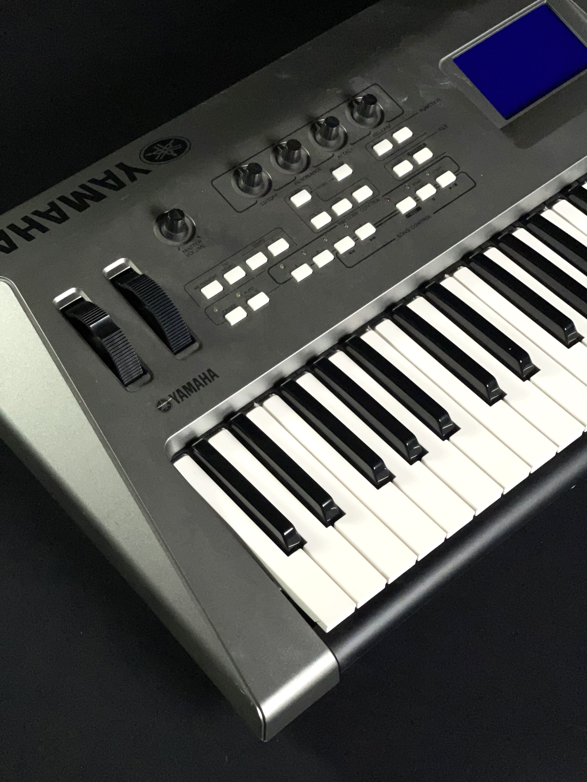 Yamaha MM6 Synthesizer | The Local Pickup