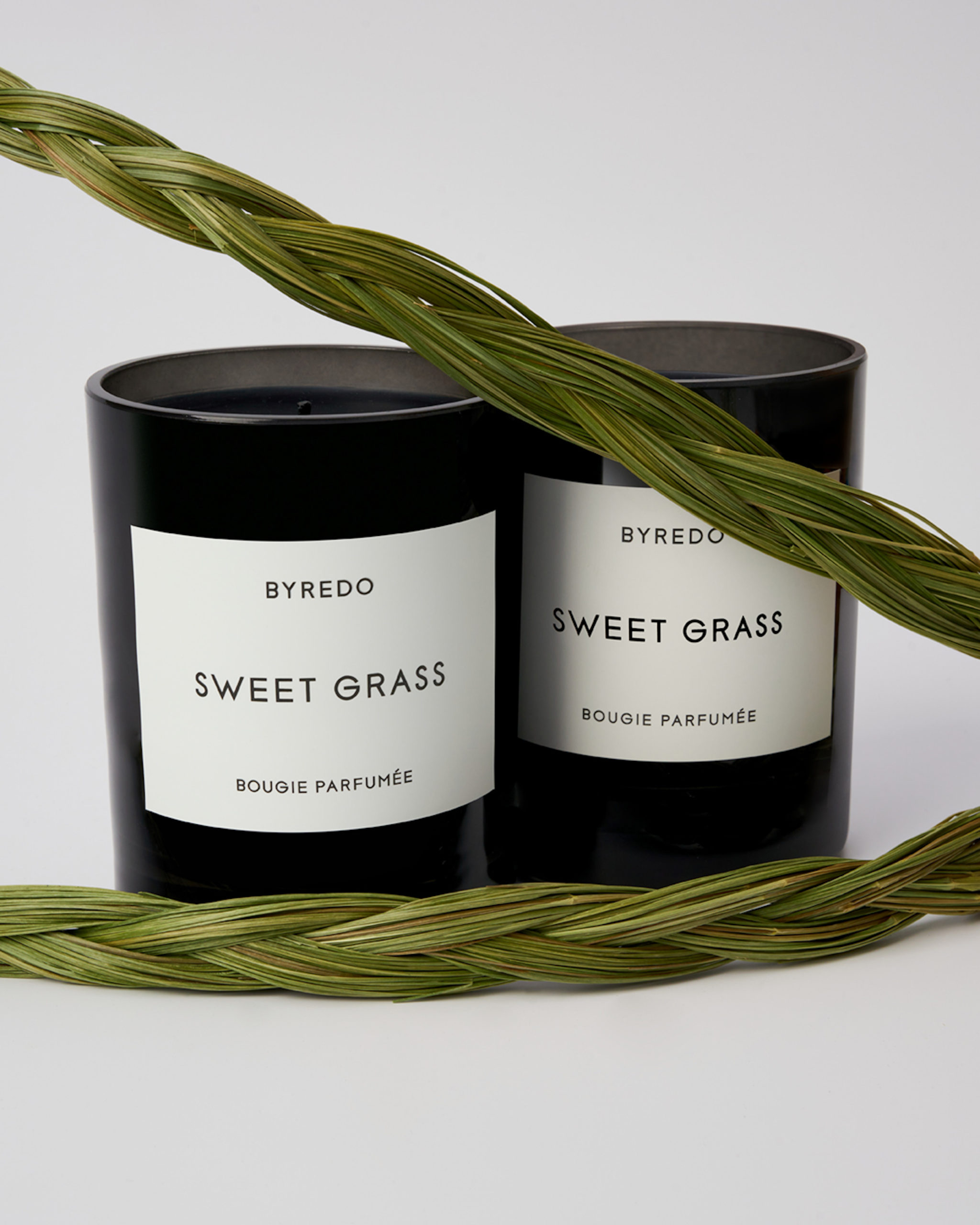 バイレード》の限定版フレグランスキャンドル「スイートグラス」が登場