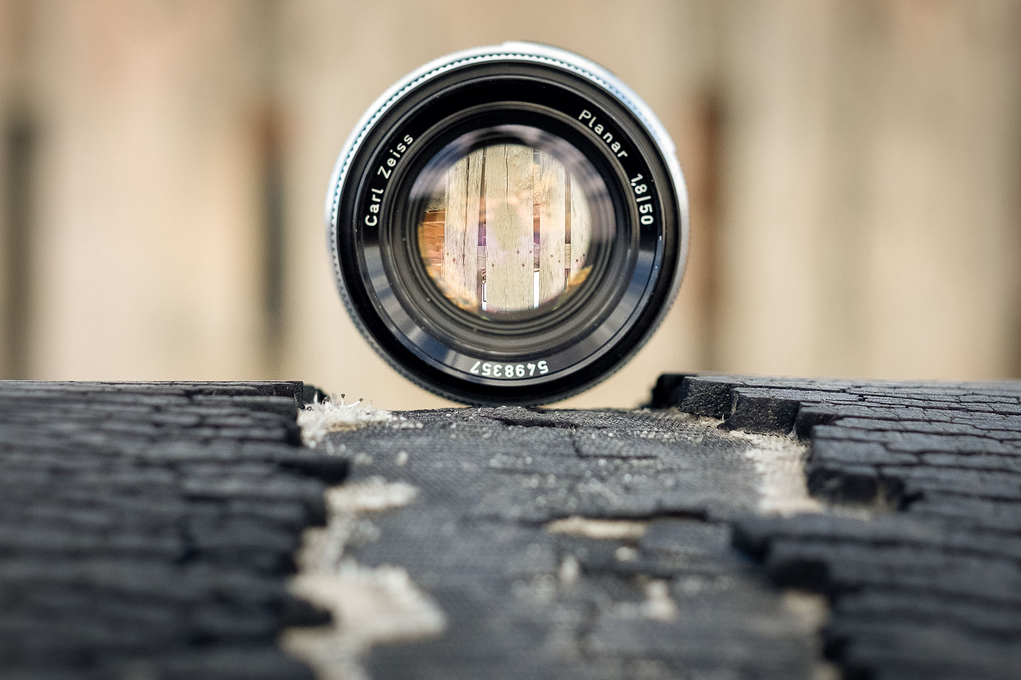 Legacy Lens Review: Carl Zeiss Planar 50mm f1.8 QBM - The Noisy