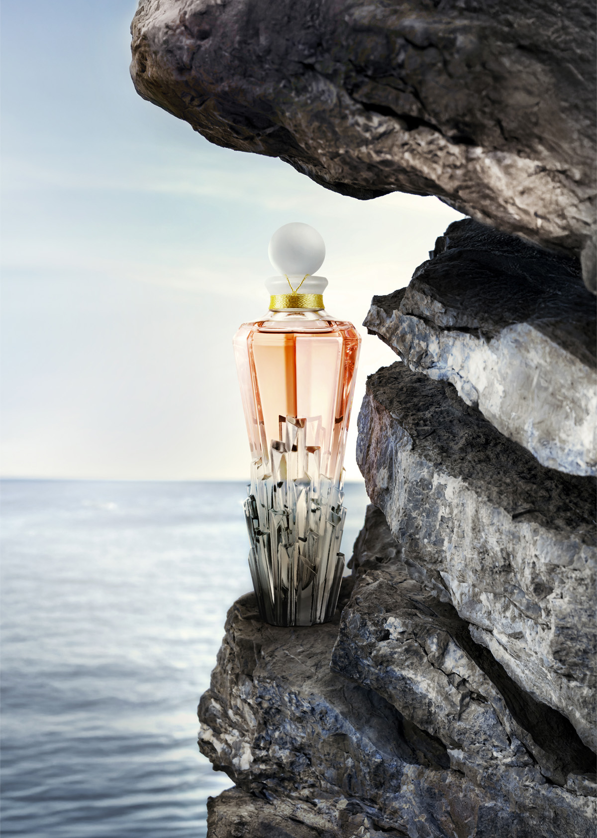 ラリックのコレクターズアイテム：今年は“マグマ”のエネルギーを纏って