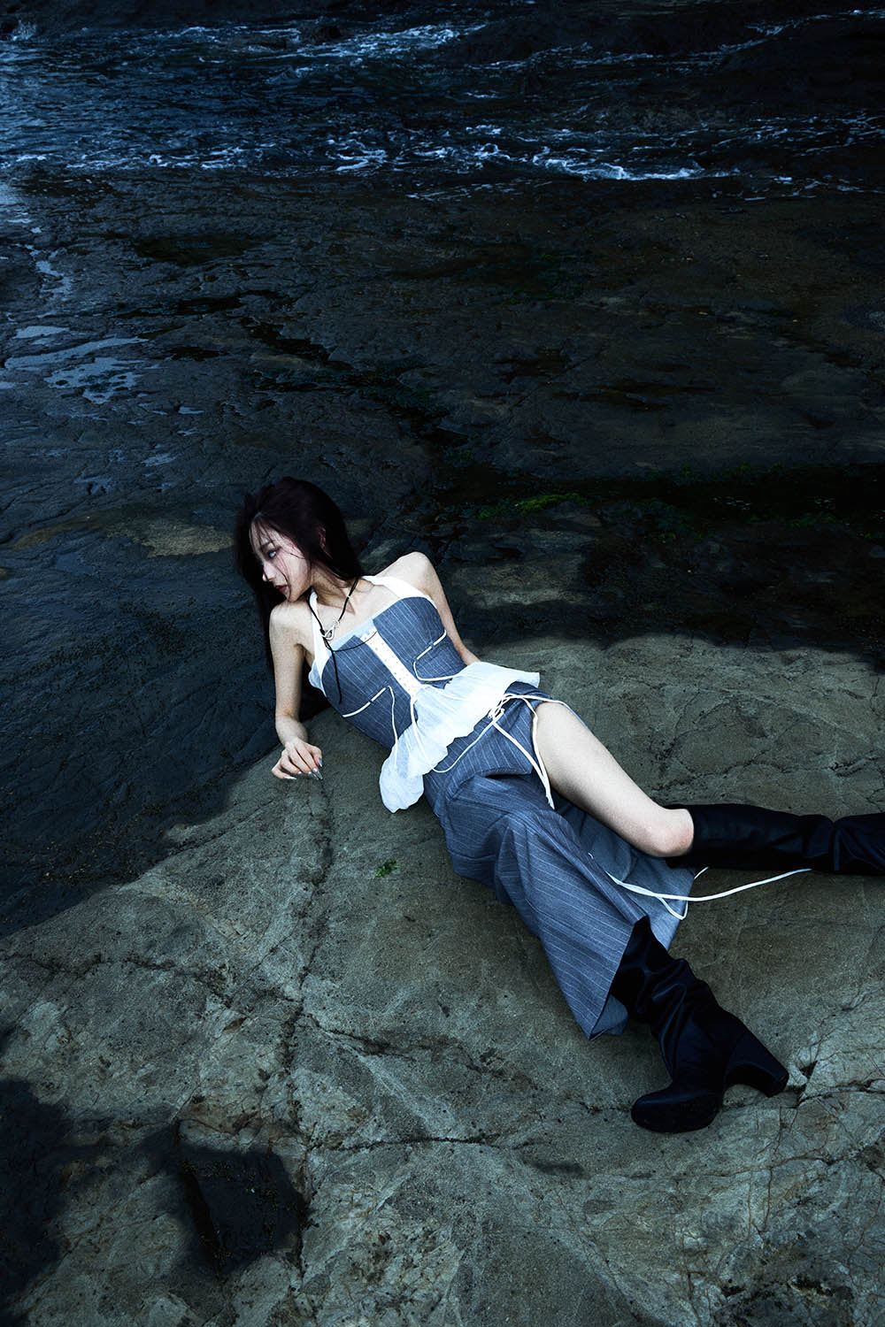 THEREDTHREAD / ザレッドスレッド】S lace up halter tops