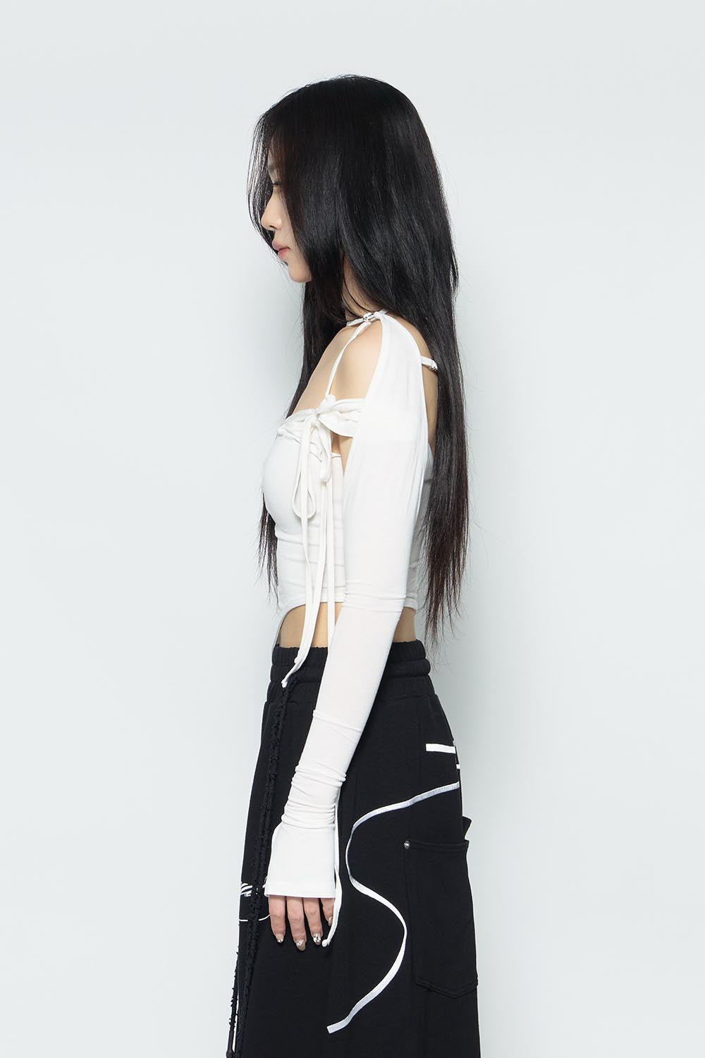 THEREDTHREAD / ザレッドスレッド】S asymmetric halter tops