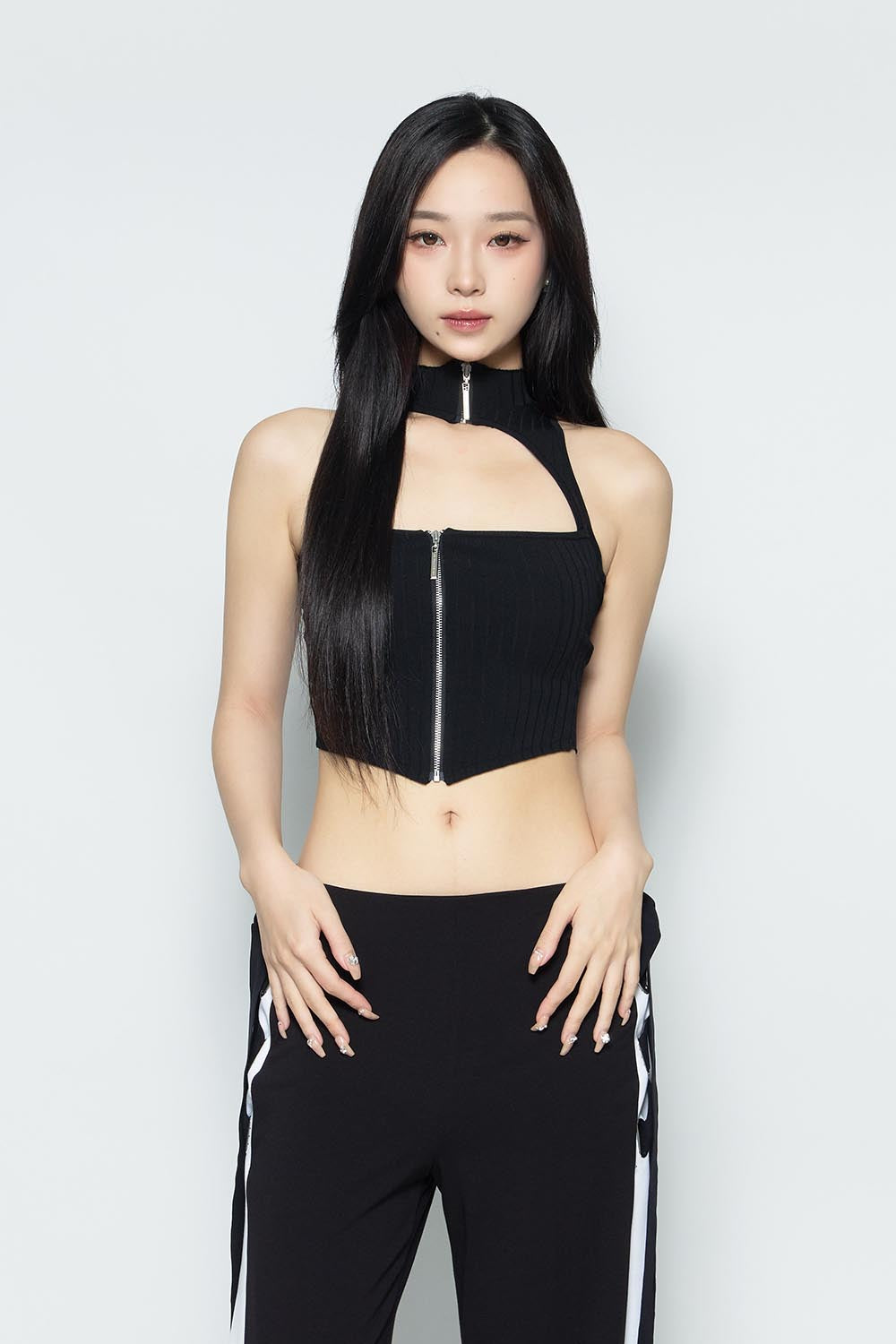 THEREDTHREAD / ザレッドスレッド】S asymmetric zip up tank