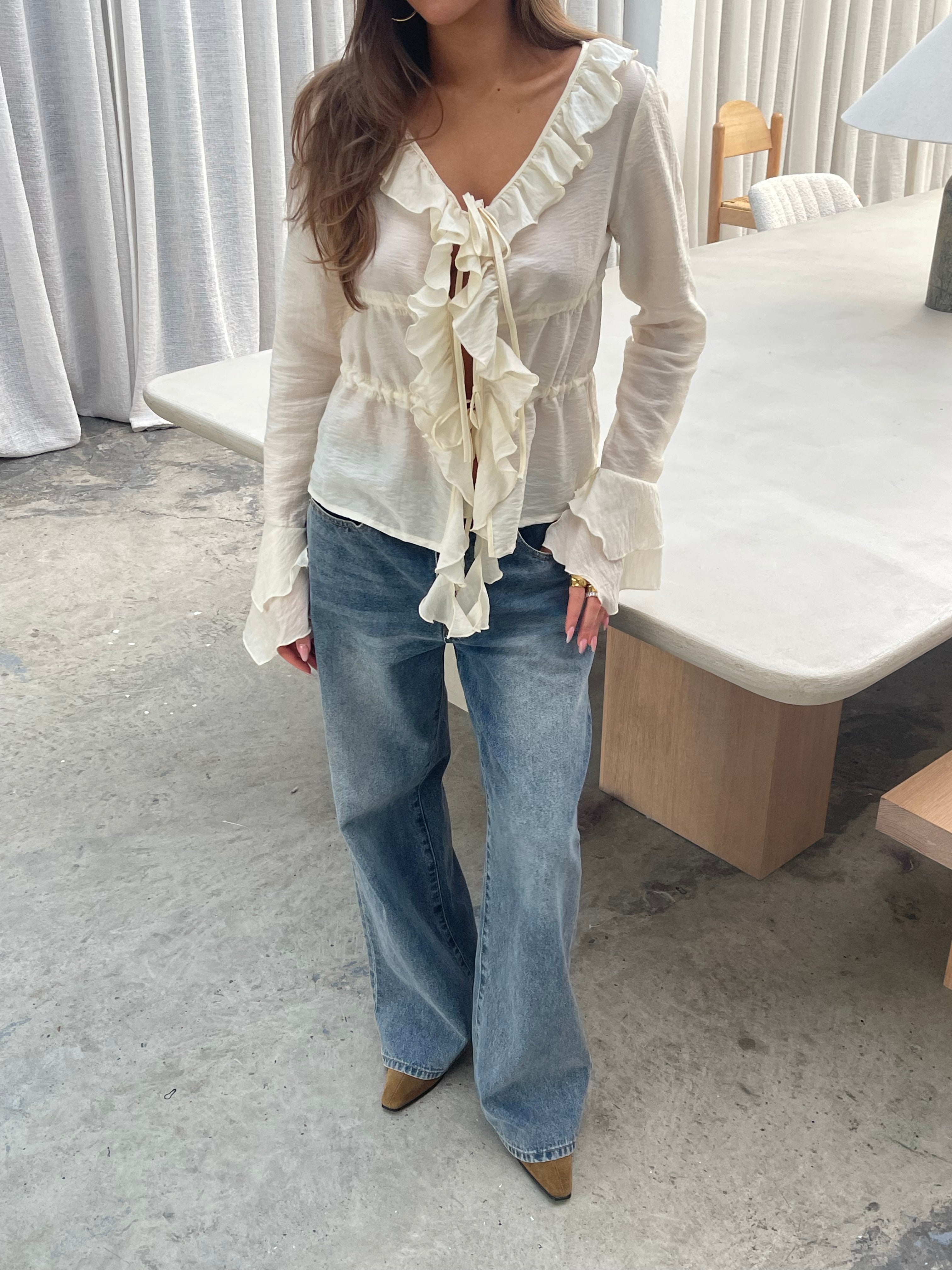 Front Tie Ruffled Blouse Cream – The Room Antwerp