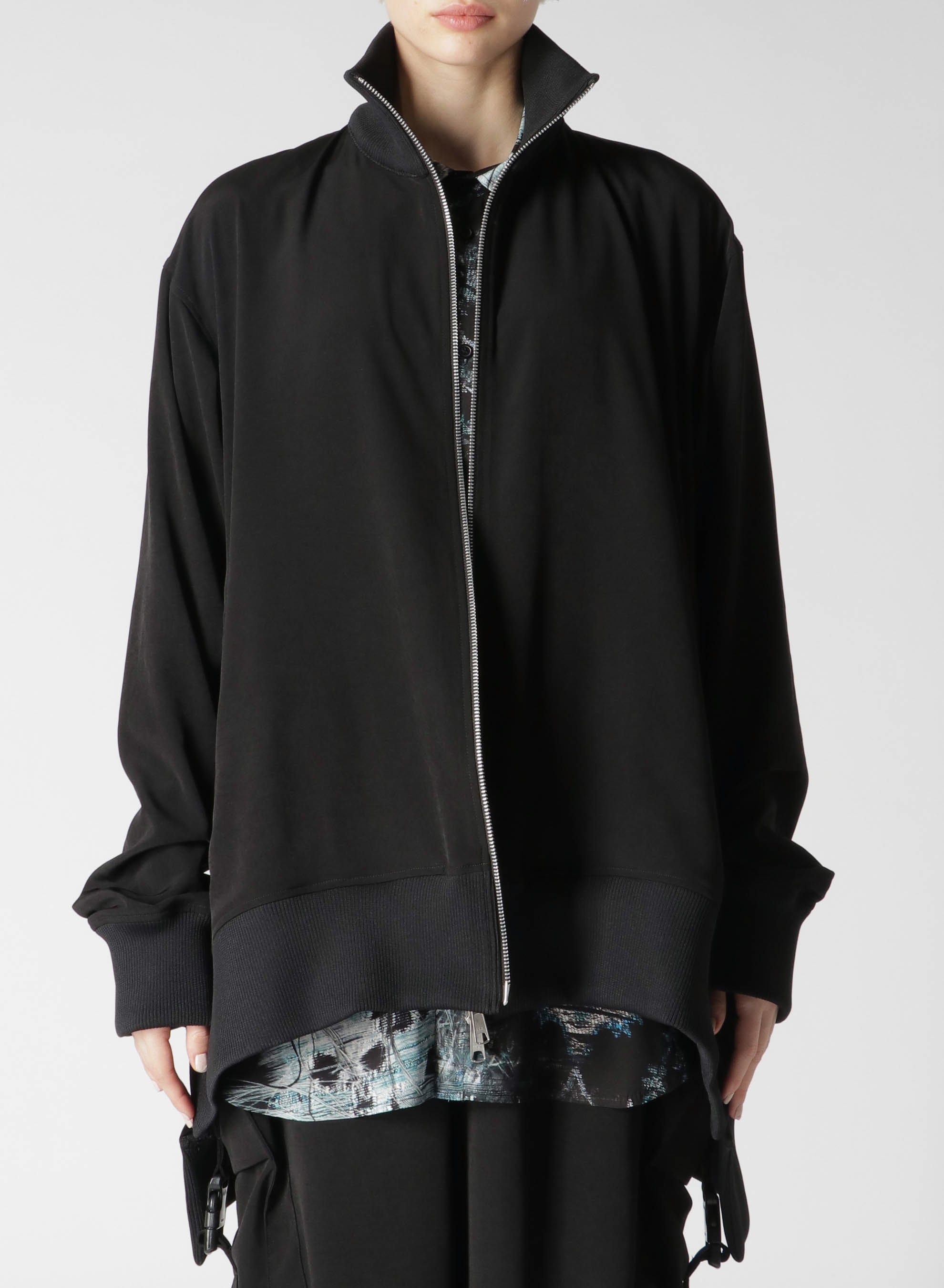 CREPE de CHINE CURVED HEMLINE TRACKSUIT JACKET(FREE SIZE BLACK