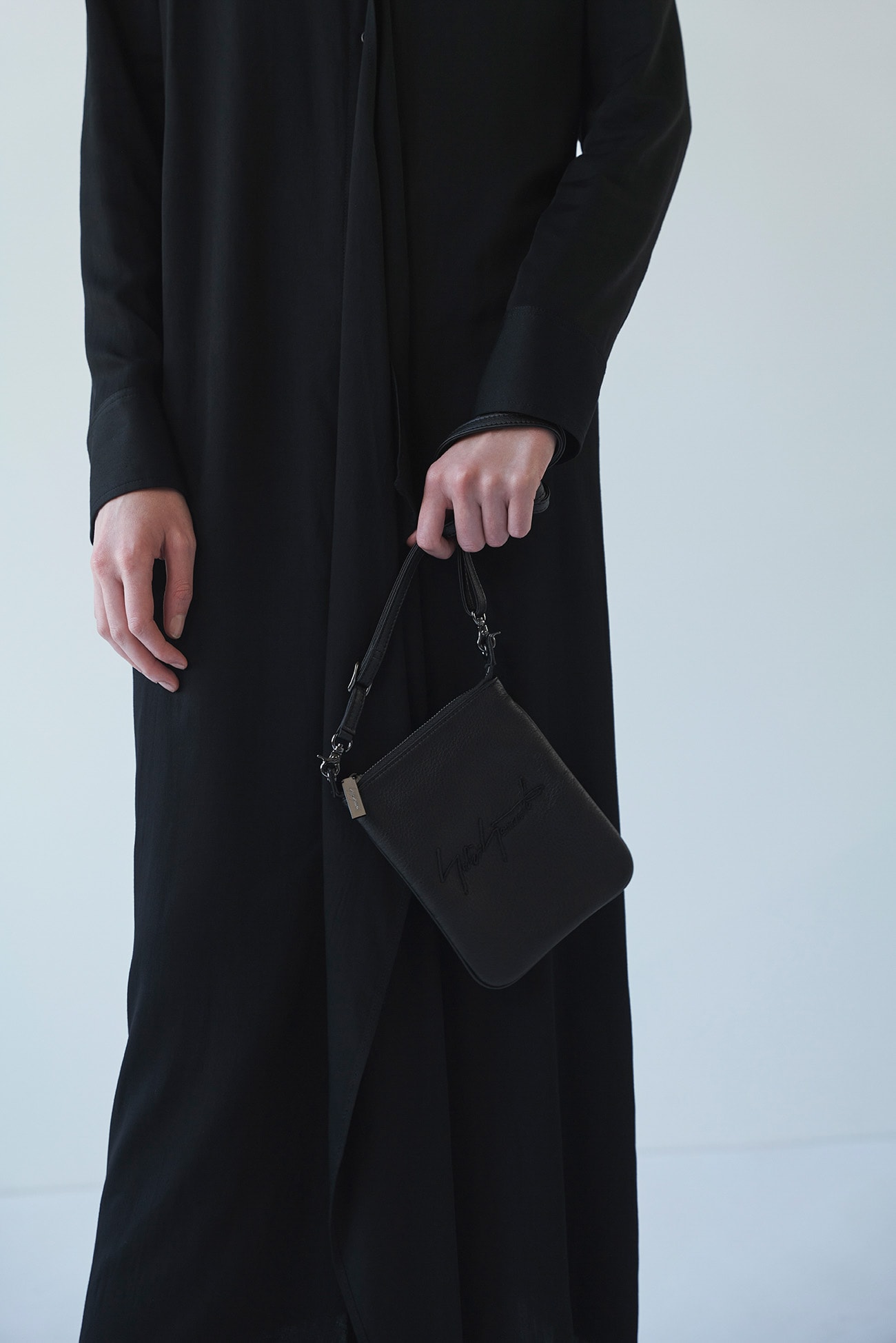 Signature pouch sacoche(FREE SIZE Black): discord Yohji Yamamoto