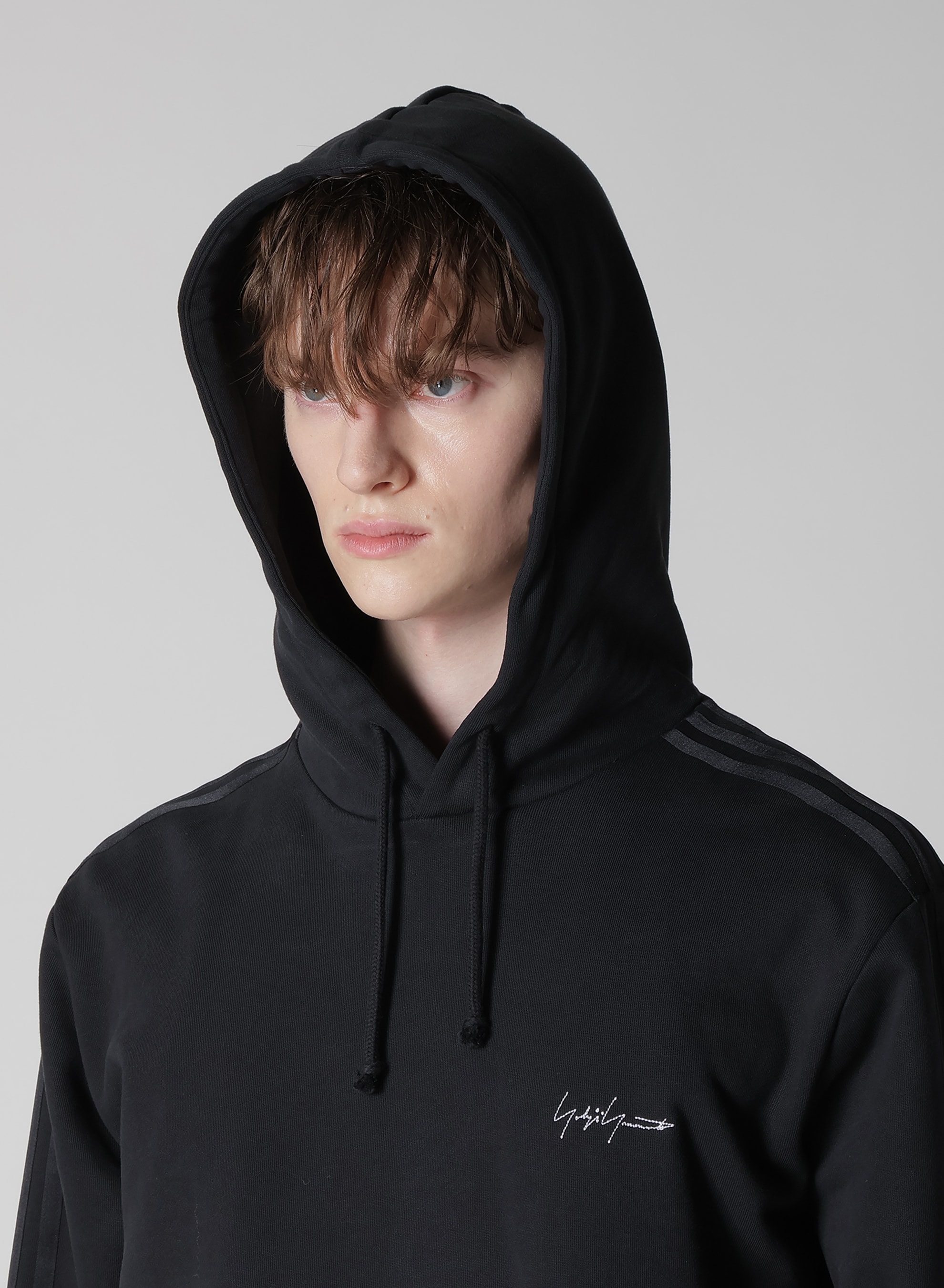 Y-3 KURO 3STRIPES HOODIE(XS Black): Yohji Yamamoto POUR HOMME｜THE