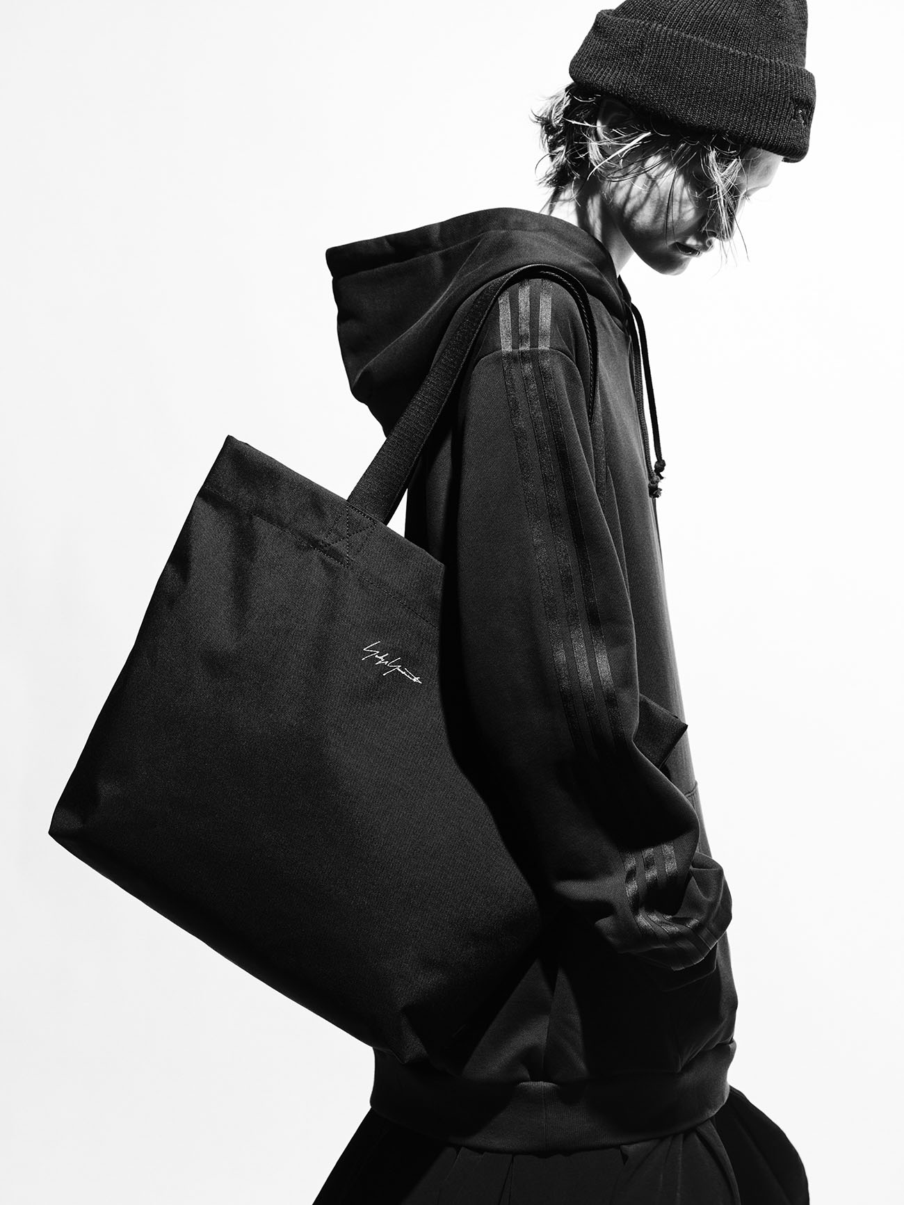 Y-3 KURO 3STRIPES HOODIE(XS Black): Yohji Yamamoto POUR HOMME｜THE
