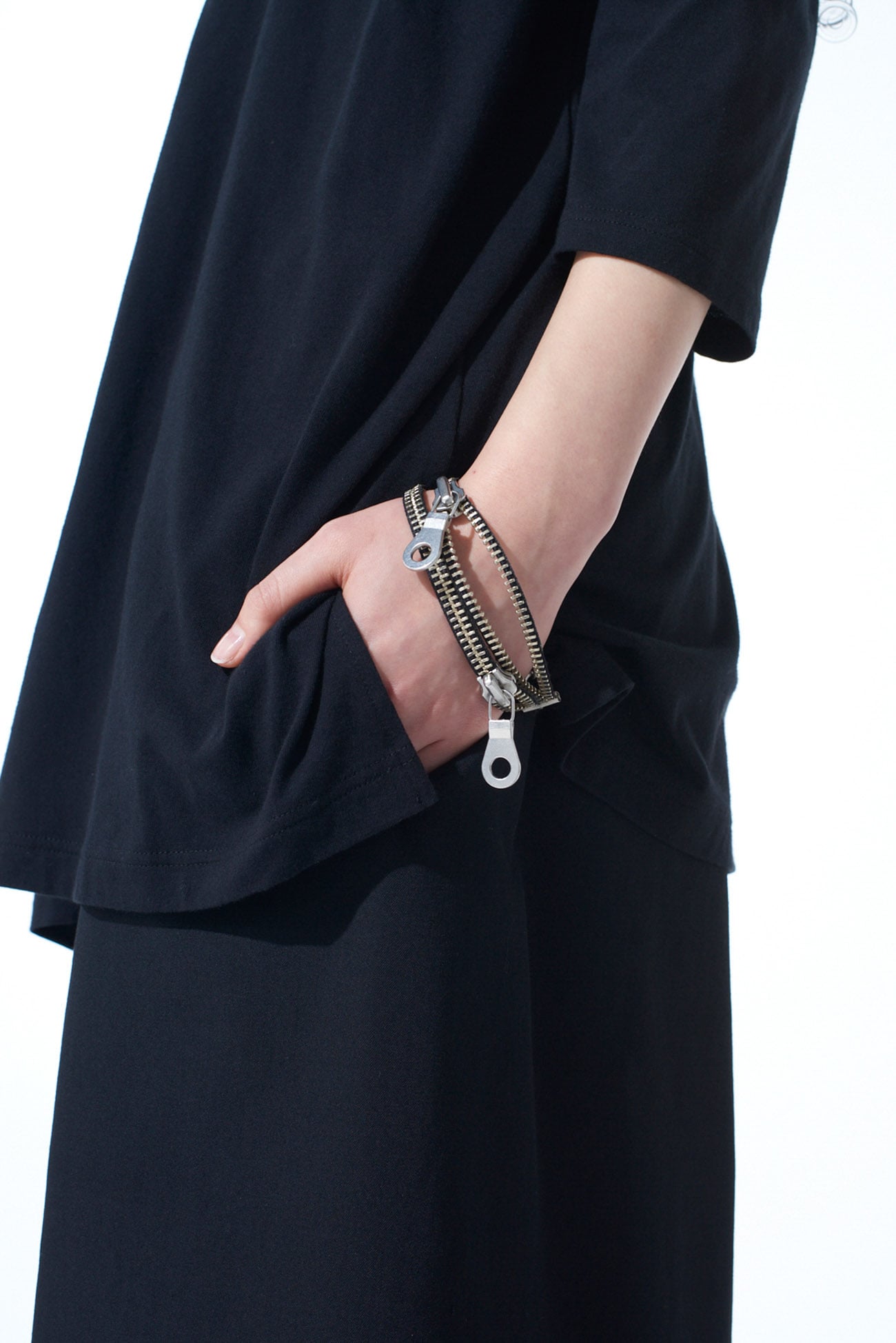 ZIPPER BRACELET(FREE SIZE Black): S'YTE｜THE SHOP YOHJI YAMAMOTO
