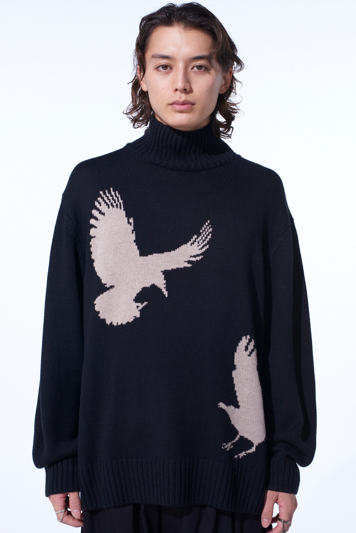 7G WOOL-BLEND INTARSIA CROW-PATTERN HIGH NECK KNIT(M Black): S'YTE